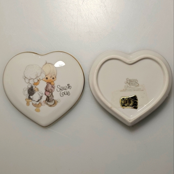 Precious Moments Ceramic Heart-Shaped Trinket Box - Picture 5 of 16